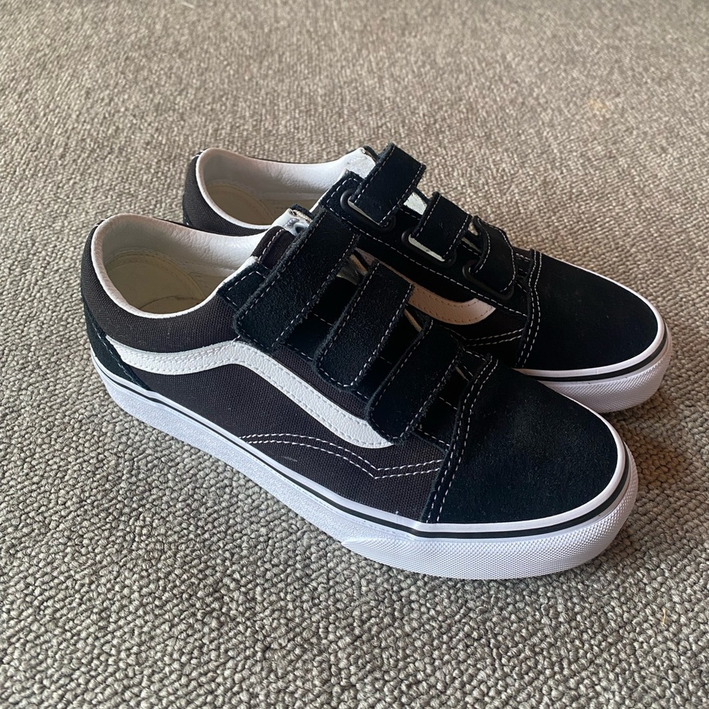 Vans Canvas Old Skool V Shoe (Velcro)